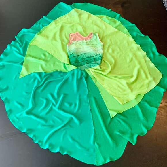 Green shadow dance dress - Picture 2 of 7